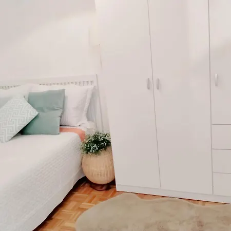 شقة Apartamento Cartella 4 *