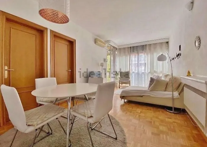 Apartamento Cartella 4 Барселона